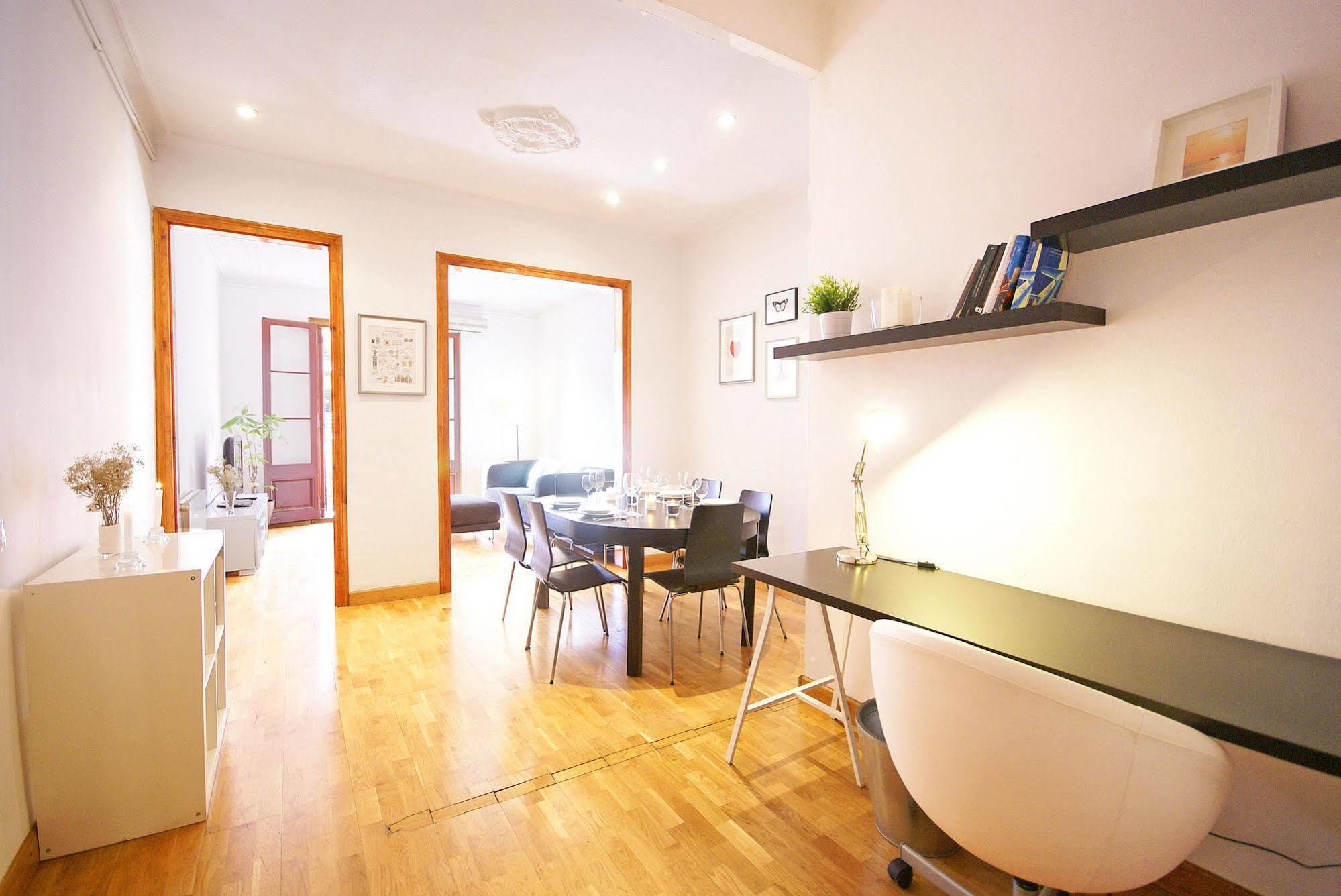 Flateli Aribau Apartment Барселона Екстериор снимка