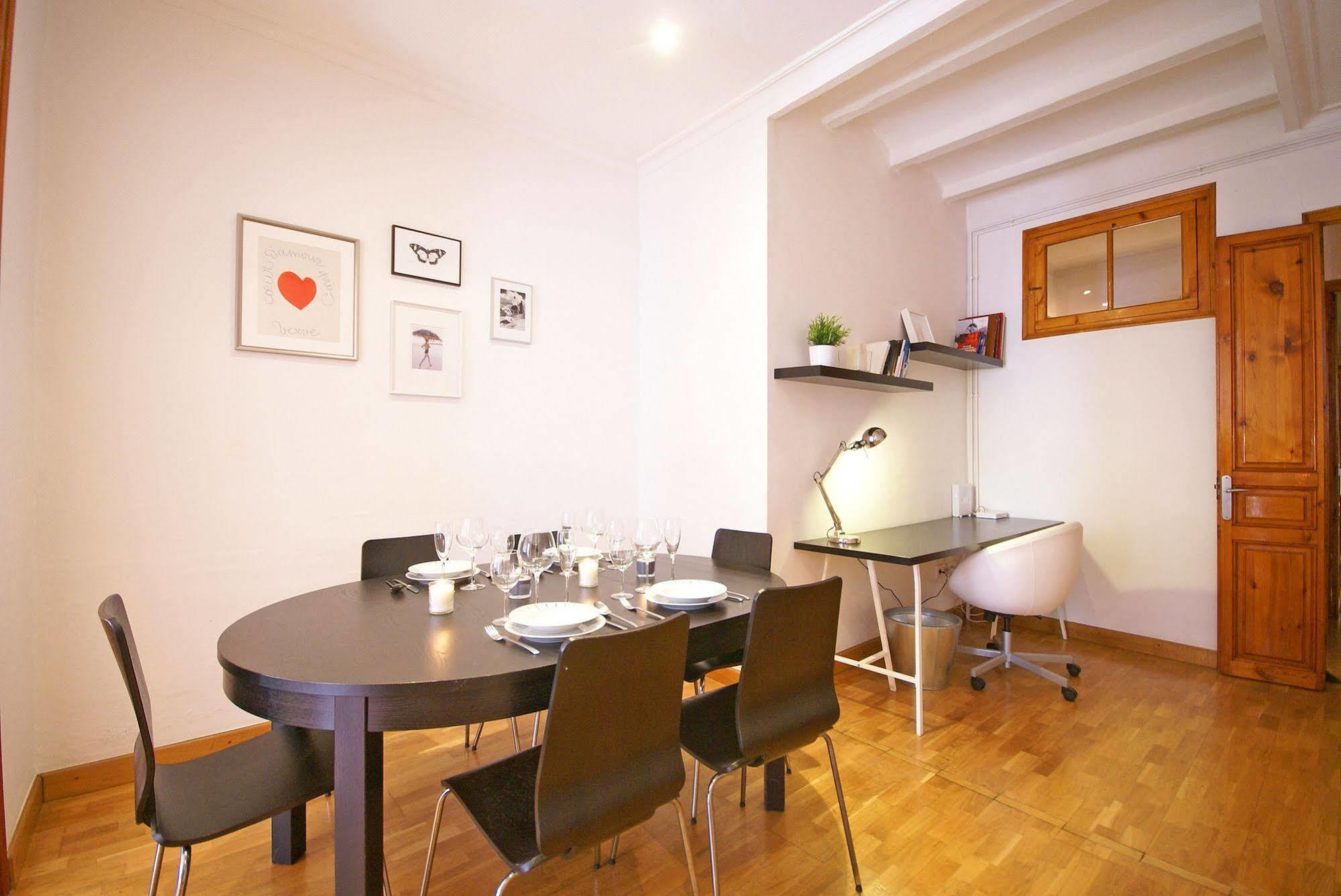 Flateli Aribau Apartment Барселона Екстериор снимка