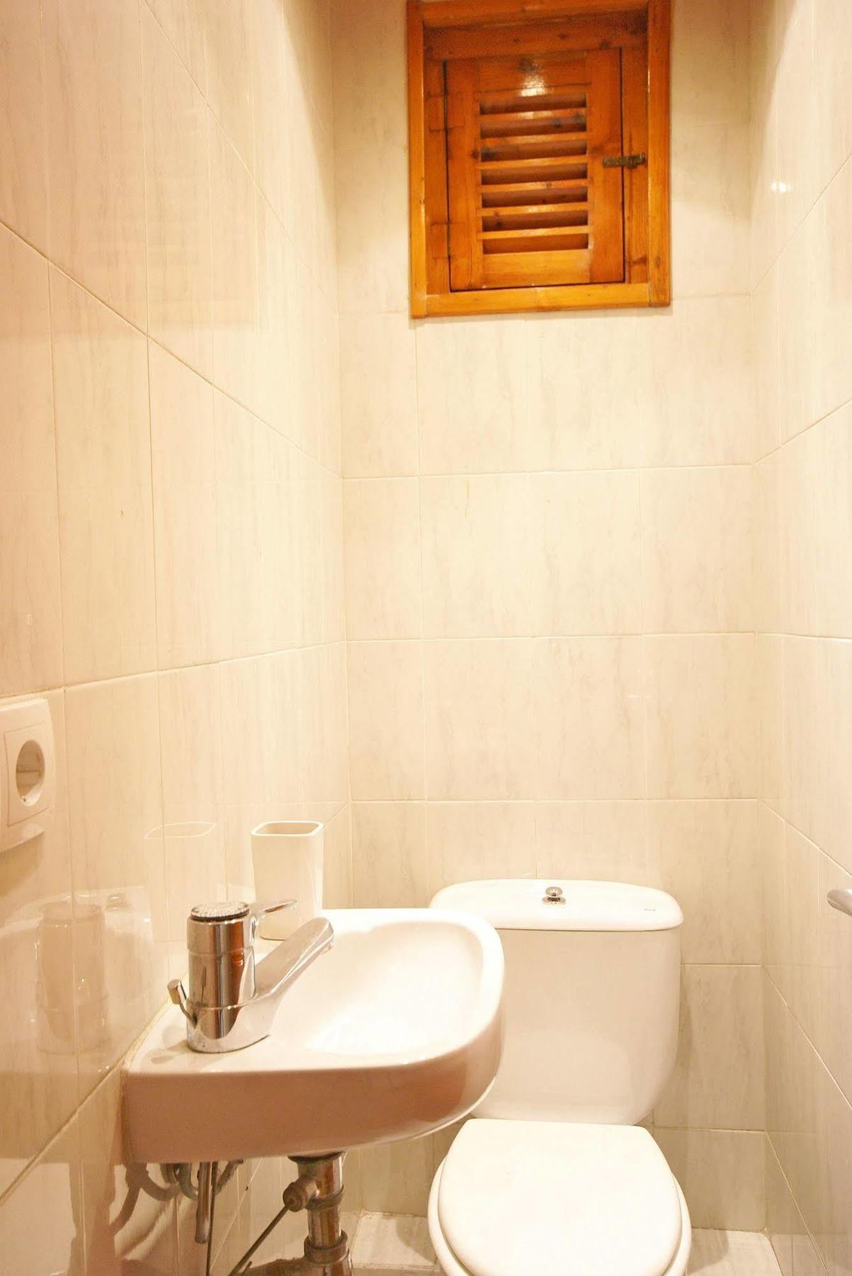 Flateli Aribau Apartment Барселона Екстериор снимка