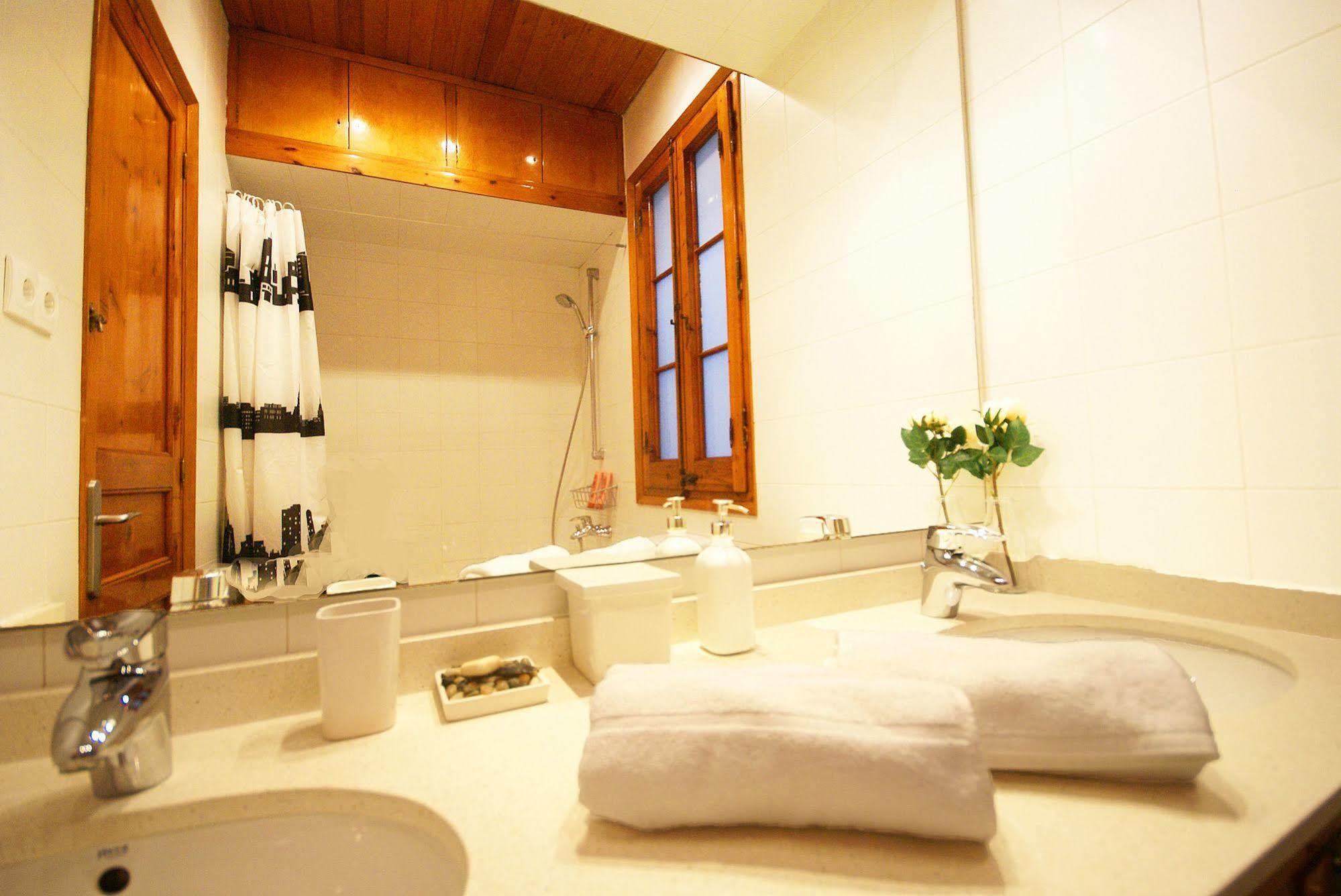 Flateli Aribau Apartment Барселона Екстериор снимка