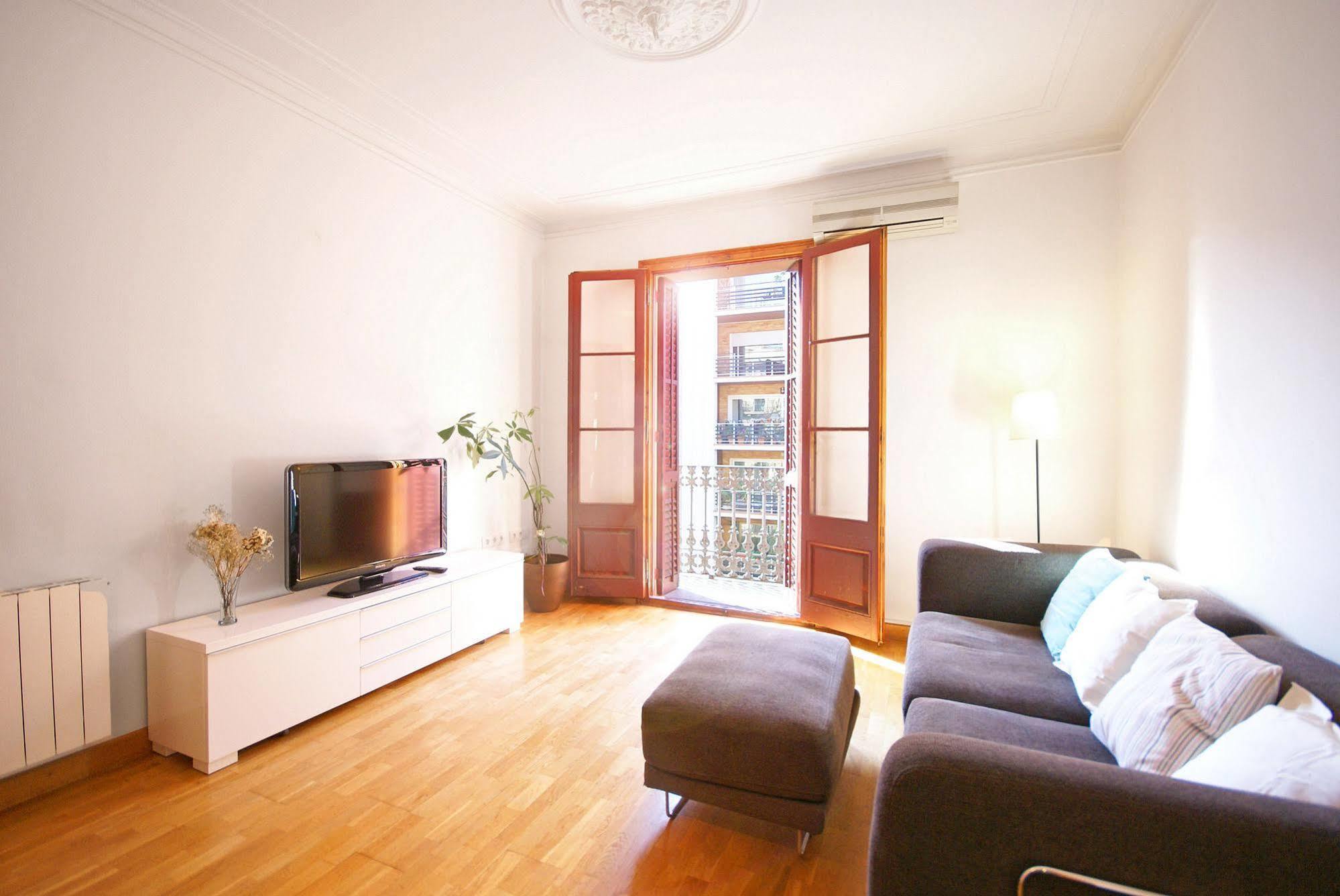 Flateli Aribau Apartment Барселона Екстериор снимка
