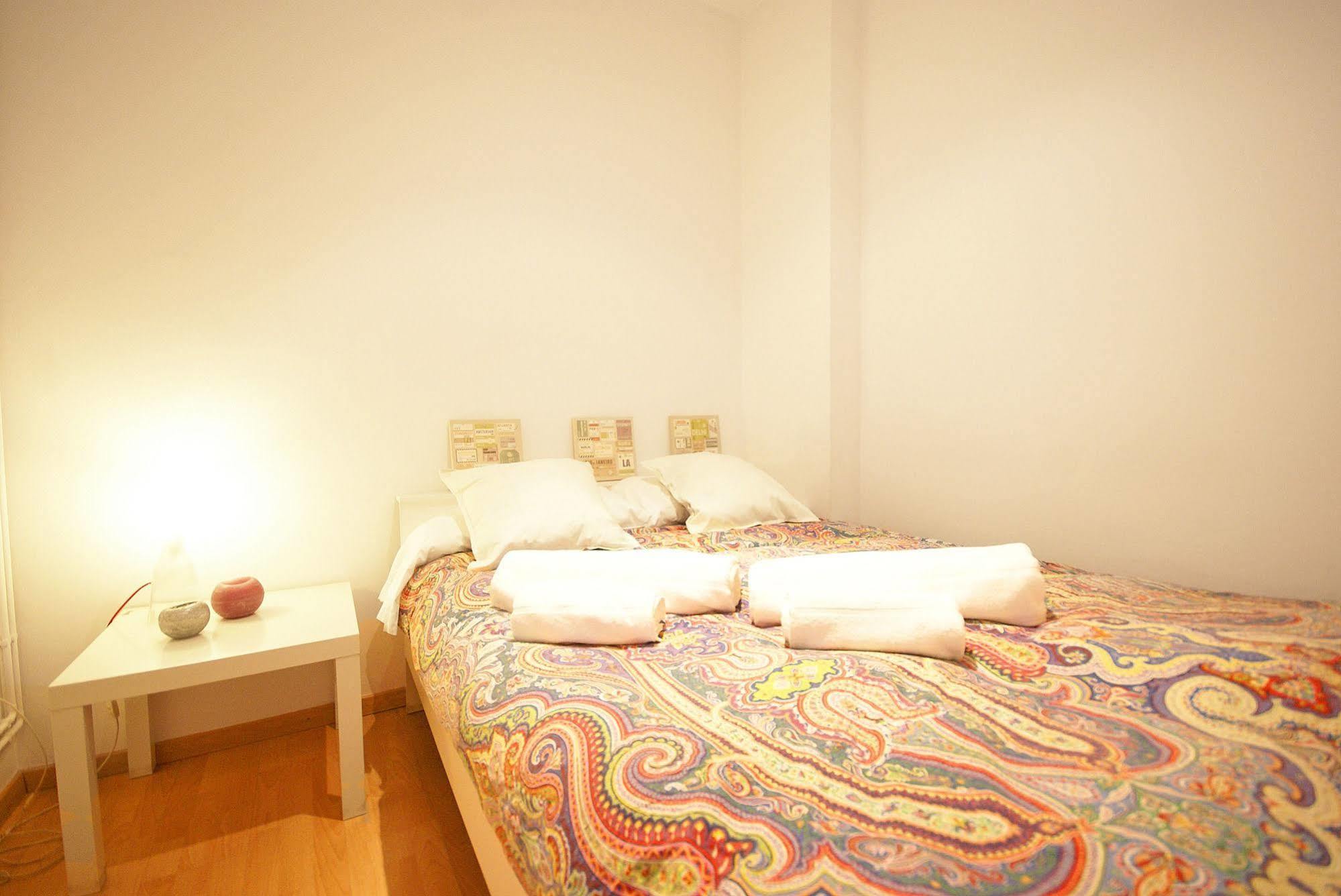 Flateli Aribau Apartment Барселона Екстериор снимка